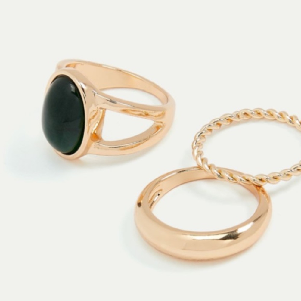 New! Set of Rings with Green Stone from Reitmans
